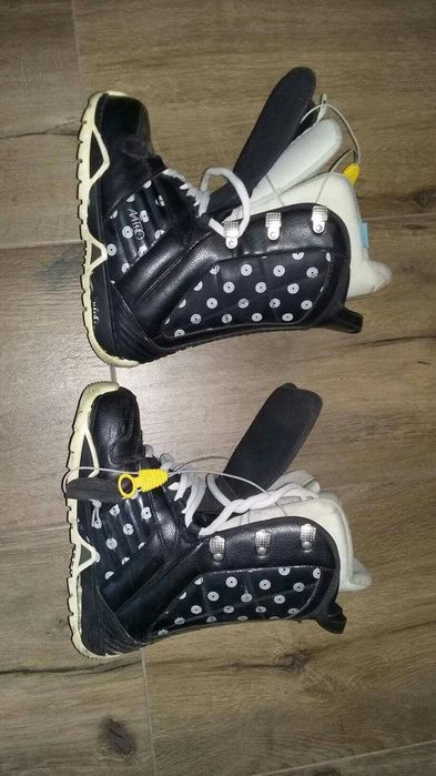 Buty snowboardowe NITRO rozmiar 39 wkładka 25,5 cm