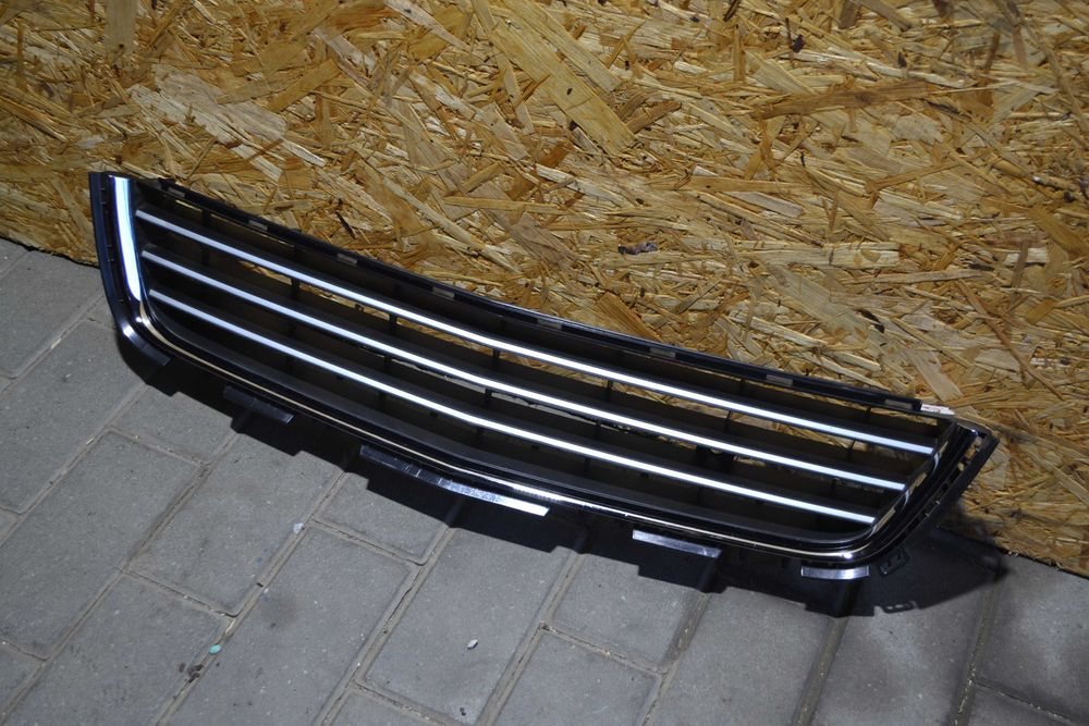 Kratka zderzaka chrom Opel Astra H  Lift