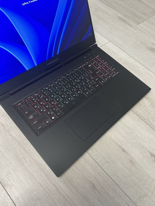 Ігровий ноутбук Maingear — i7 10875Н+ RTX 2070 8G  + 144Hz