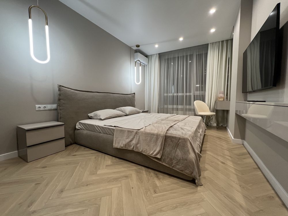 Продам 3 кімн. квартиру в ЖК Світлопарк,  Печерськ, Столичне шосе.