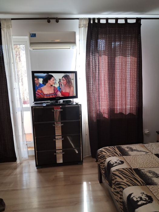 У самому центрі Одеси на вул. Буніна біля Дерибасівській довгостроково