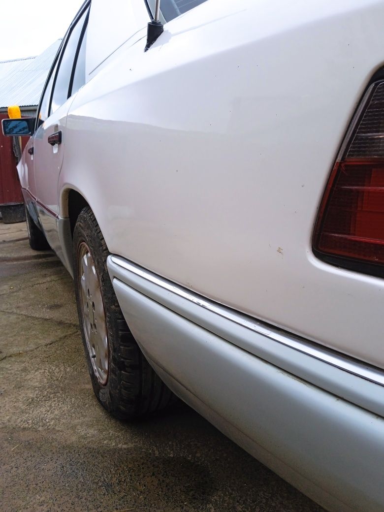 Продам Мерседес w124
