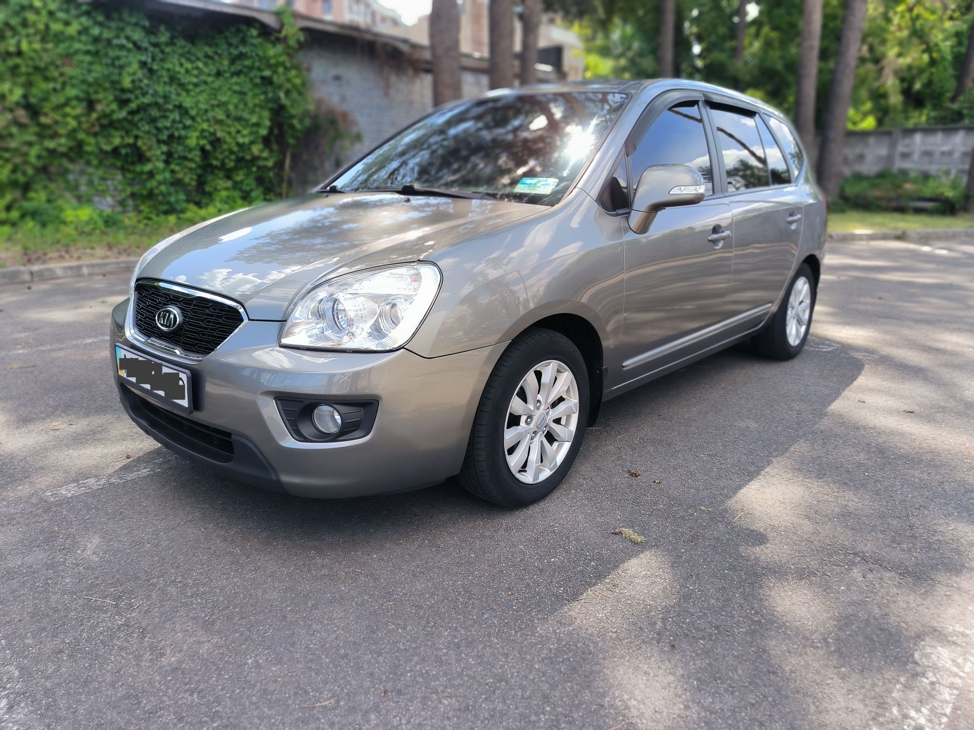 KIA CARENS 2011 газ бензин