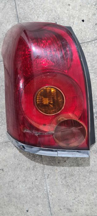 Farolim traseiro esquerdo Toyota Avensis T25 (carrinha)