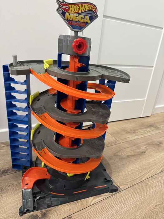 Hot Wheels Mega Garage