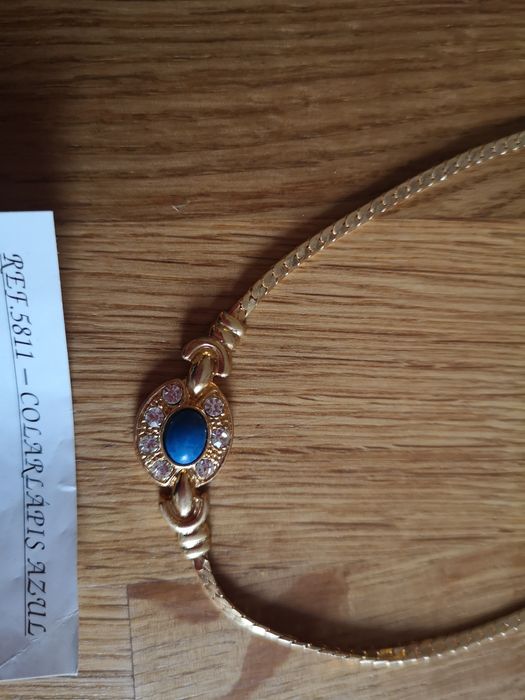 Vendo colares banho ouro e pedras, novos