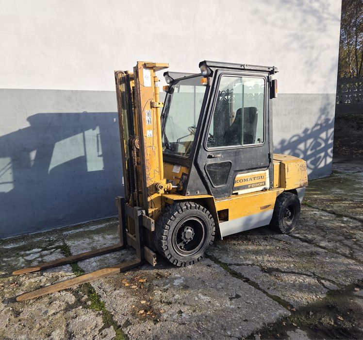 Sprzedam wózek widłowy kamatsu . Wolny skok.