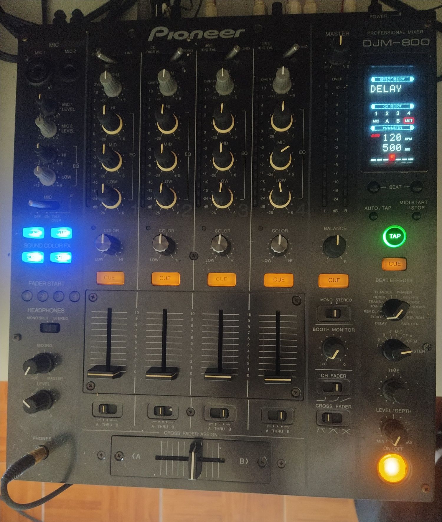 Pioneer djm 800.