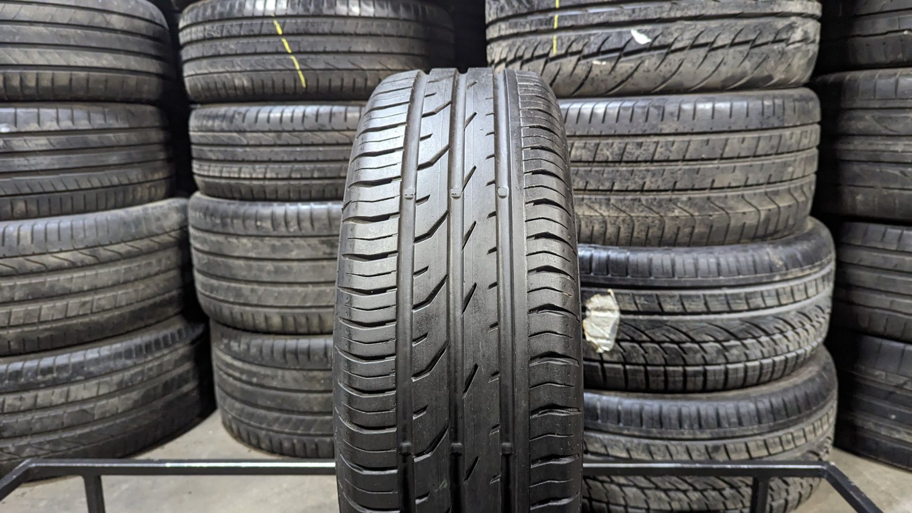 Шина 205/60 R 16 Continental ContiPremiumContact 2. Одна. Розпаровка.