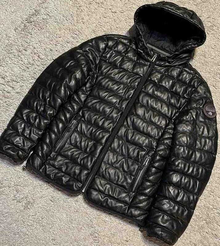 Оригинал.фирменная,утепленная,стеганая куртка из эко кожи napapijri