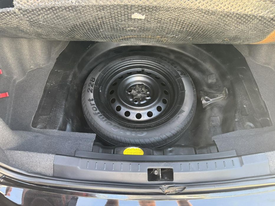 Продам  Geely SL