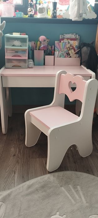 Stolik z krzesełkiem