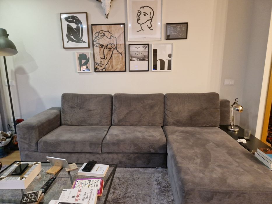 Sofá com chaise longe