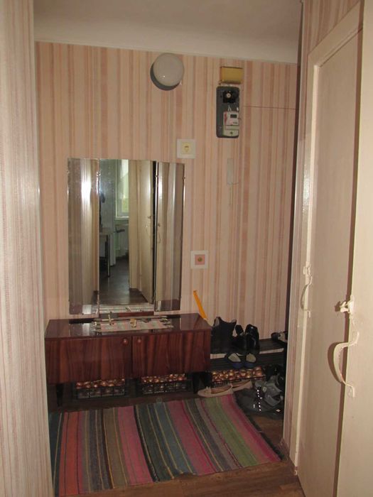Продам 2 кім. квартиру по вул. Дніпровській (район ТЦ Грандплаза)
