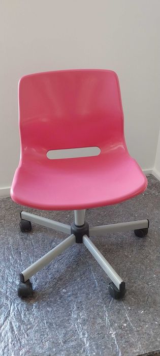 Cadeira de escritório com rodas