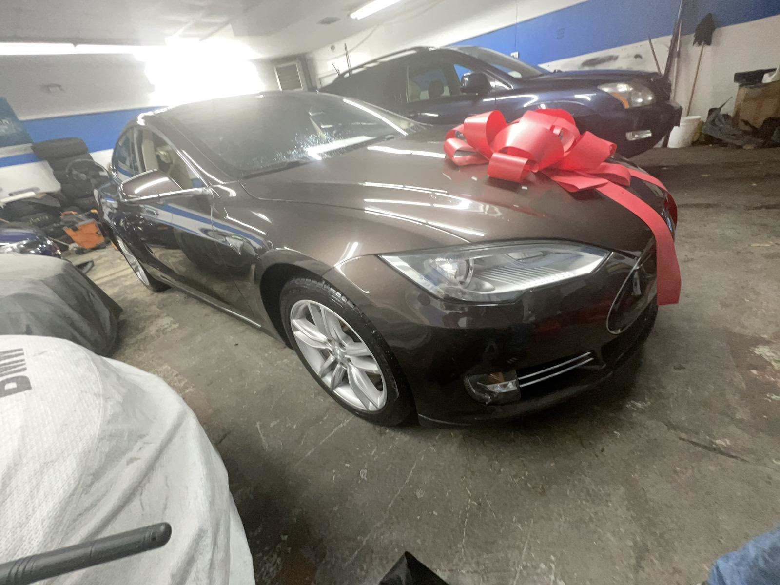 2014 Tesla Model S 4D