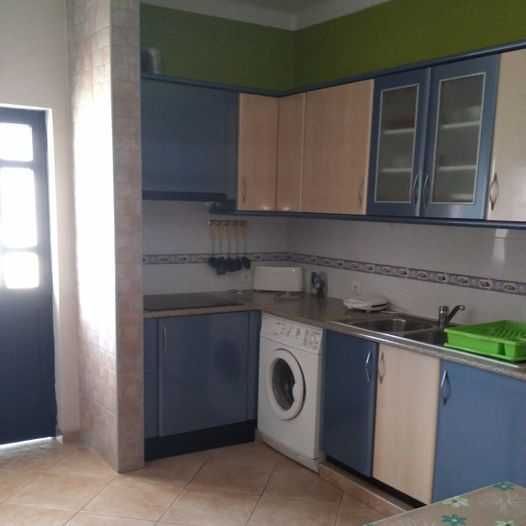Quarto individual em Gambelas para rapariga estudante