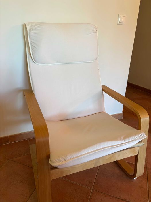 Poltrona, chapa de bétula/Knisa bege claro - POÄNG