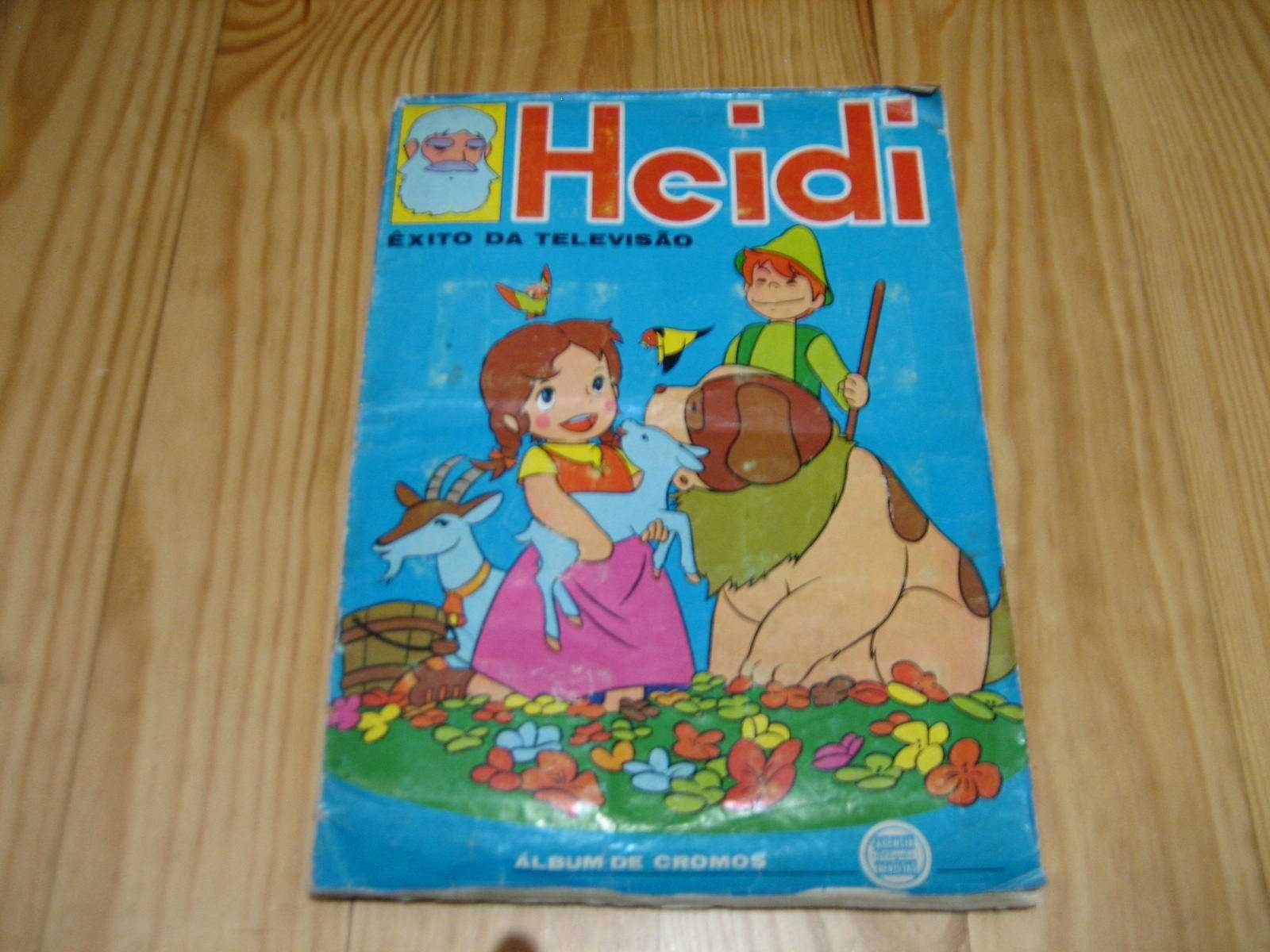 Caderneta com cromos da Heidi