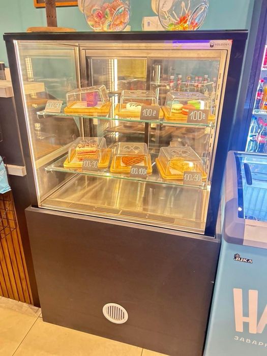 Холодильна вітрина, кондитерська вітрина продаж б/у