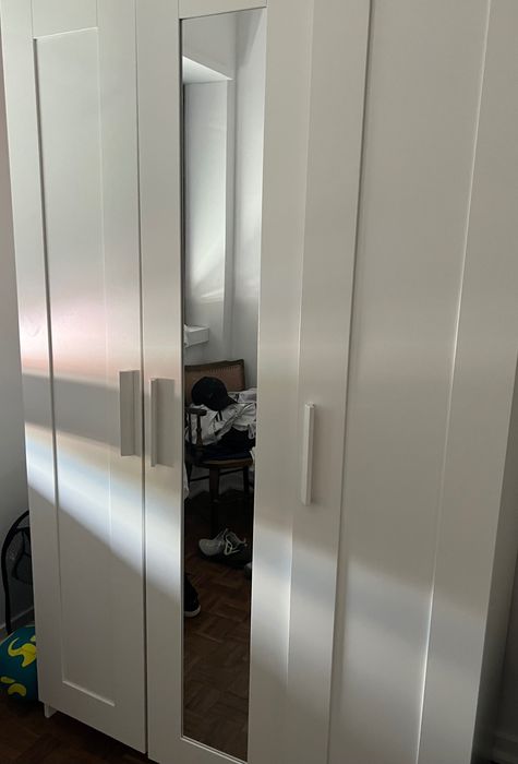 Roupeiro e prateleira Ikea