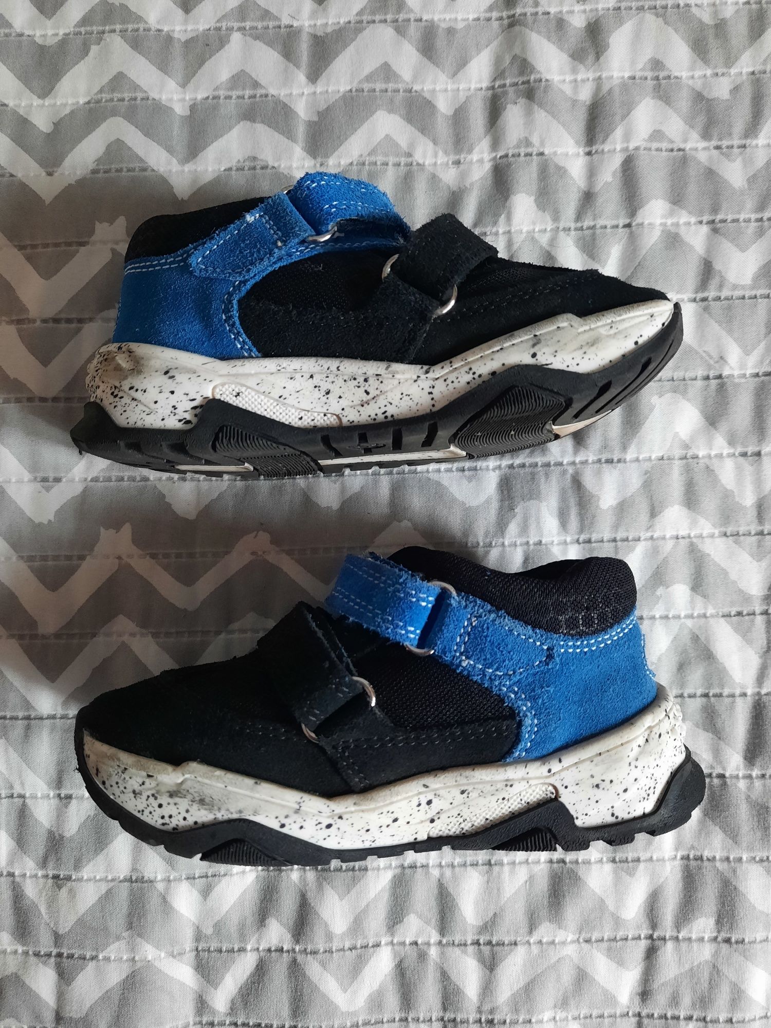 Buty adidasy sneakersy chłopięce Bartek r. 23. Stan idealny