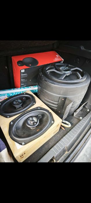 Subwoofer Boss / colunas JBL