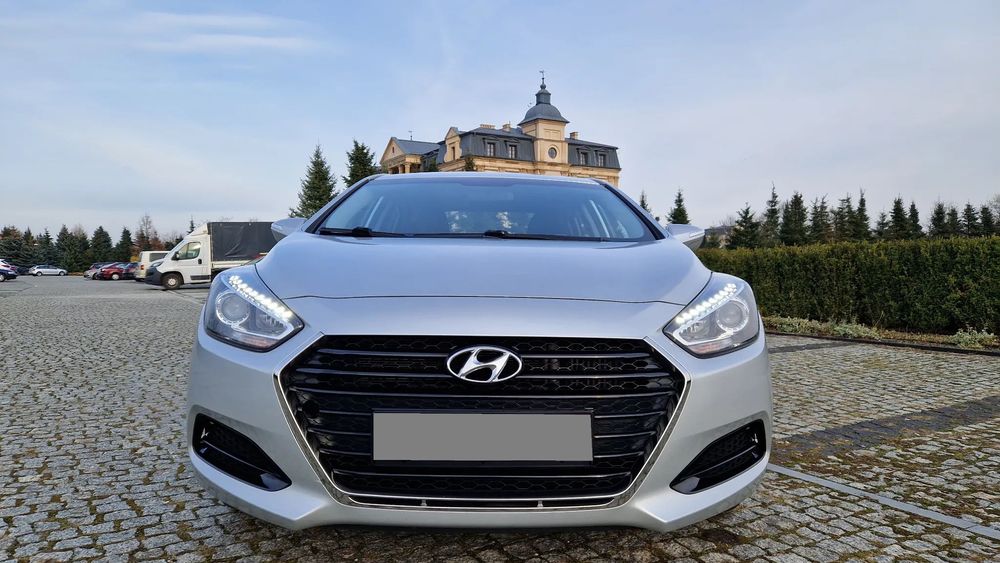 Hyundai i40 z SALONU LIFT Ledy 115 tys wpisuje na fakture. Org.lakier.1 właściciel