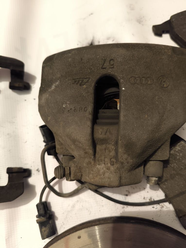 Hamulce zestaw audi a4 b6 288 mm tarcze jarzma zaciski klocki 885 886