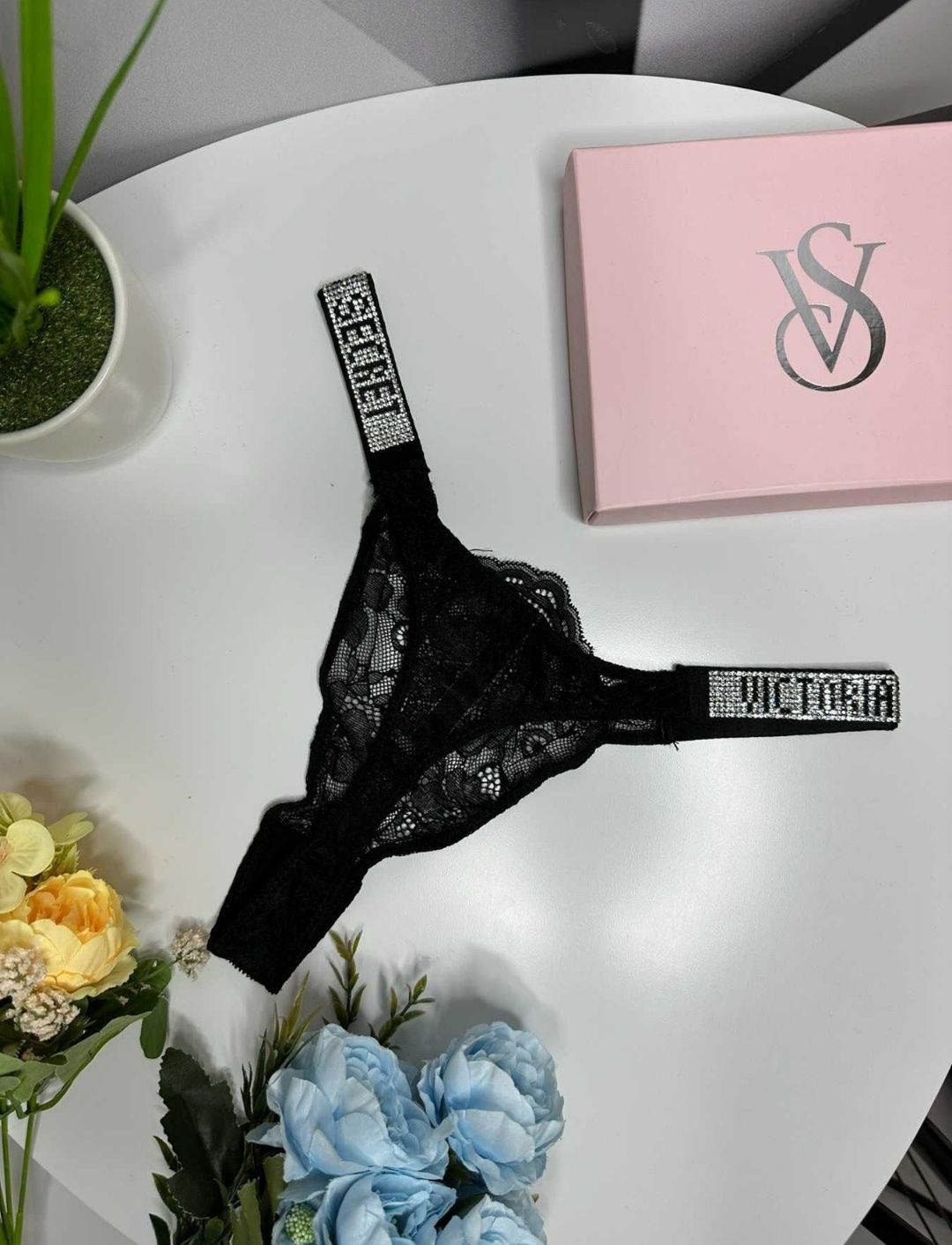 Трусики кружевні Viktoria Secret зі стразами стрінги, бразиліани