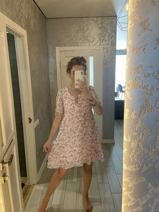 Жіночі сукні