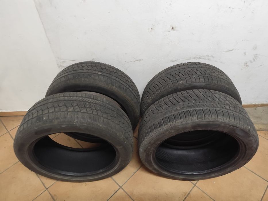 OPONY ZIMOWE R17 225/45 prawie NOWE