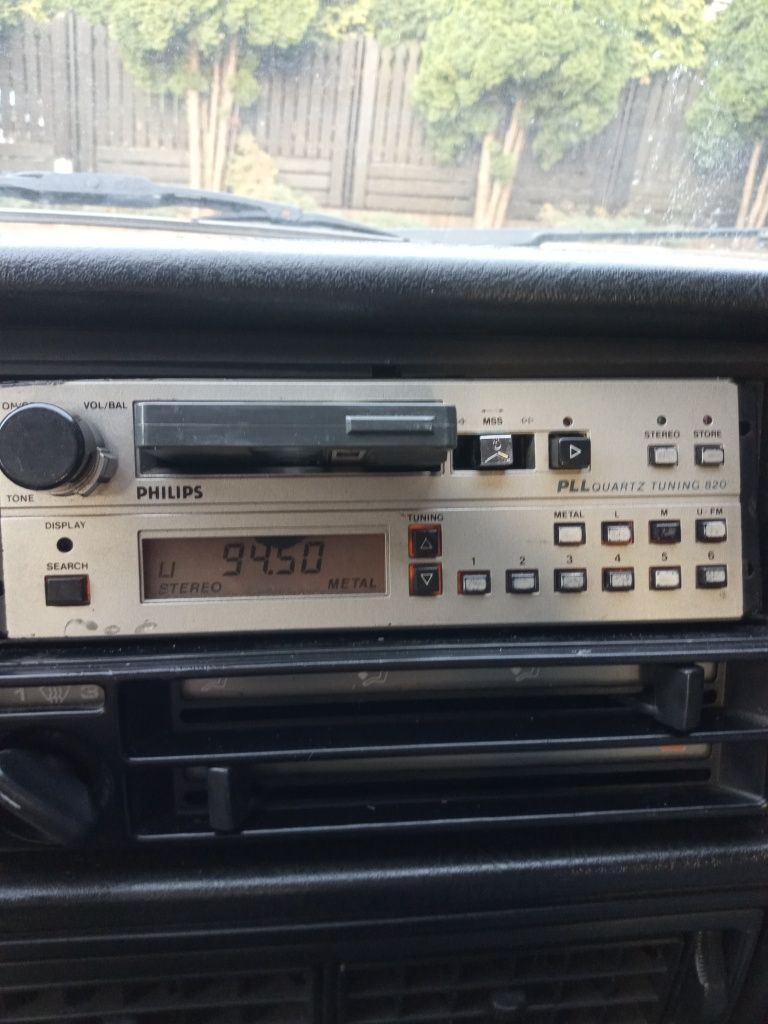 Sprzedam radio samochodowe na kasetę VW golf 1 MK1