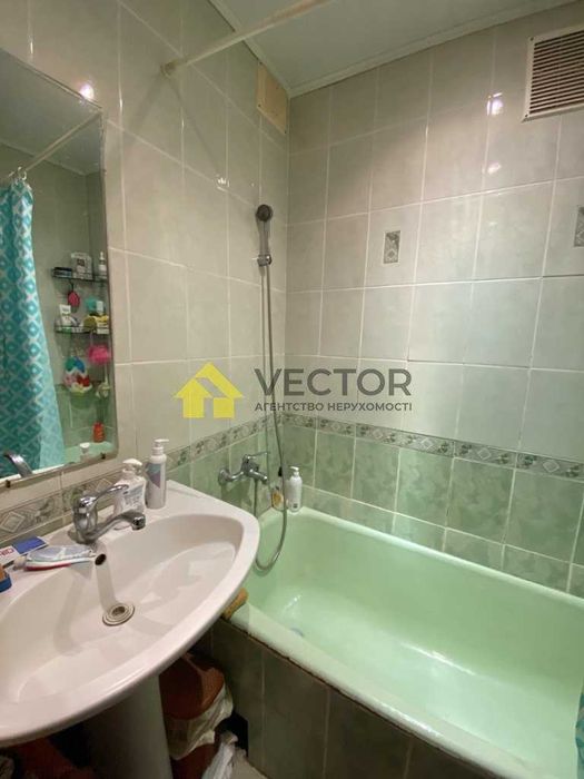 Продаж квартири з косметичним ремонтом 3 кімнатна