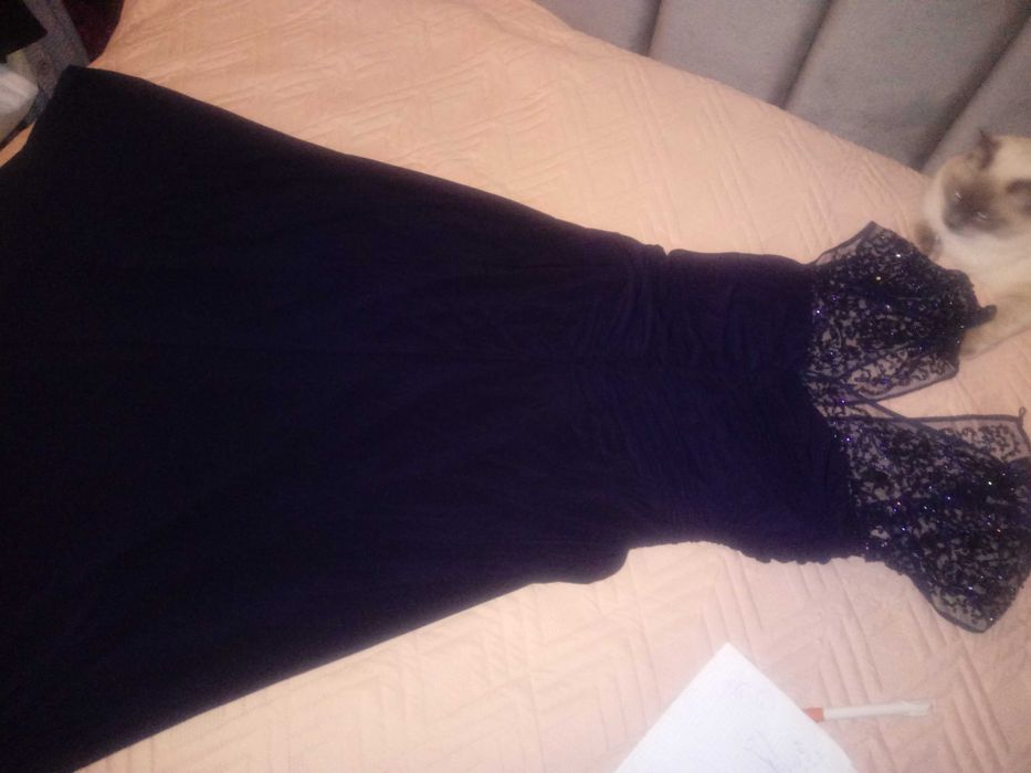 Piękna suknia od Ashley Brook