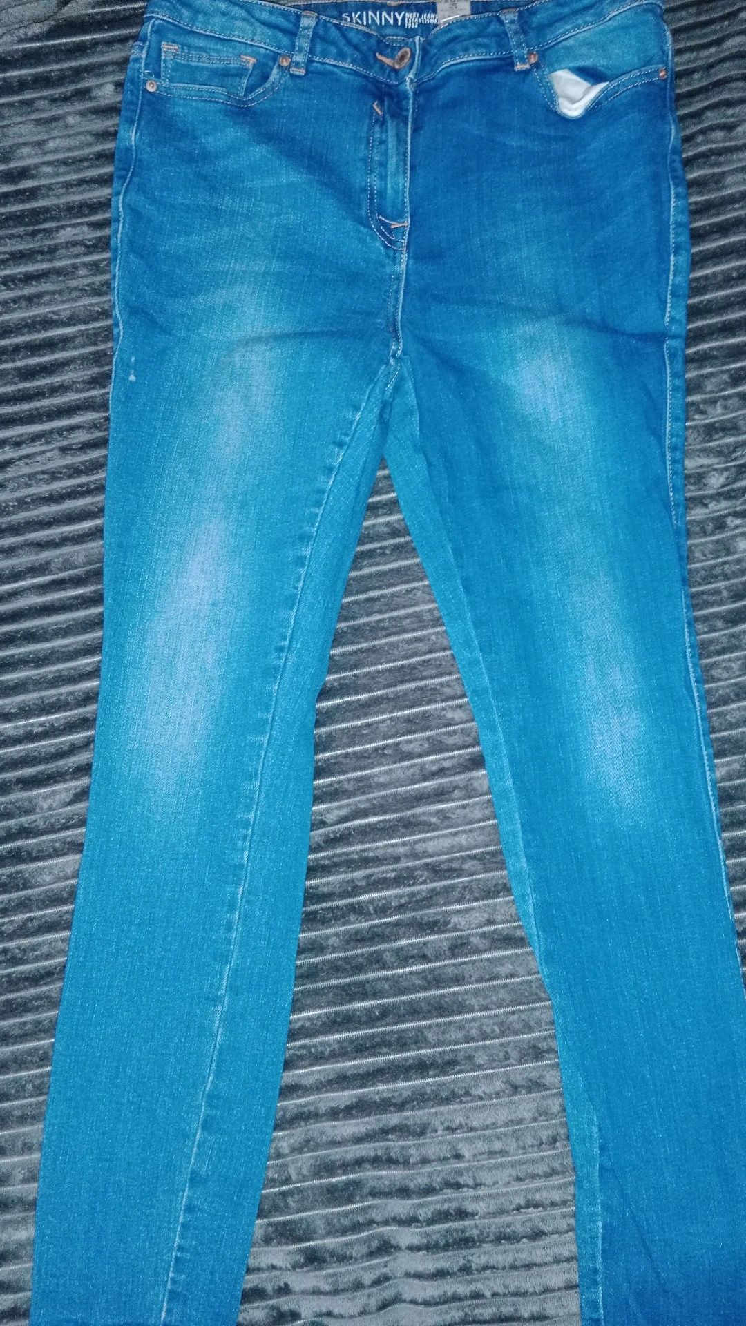 Прямі джинси s розміру