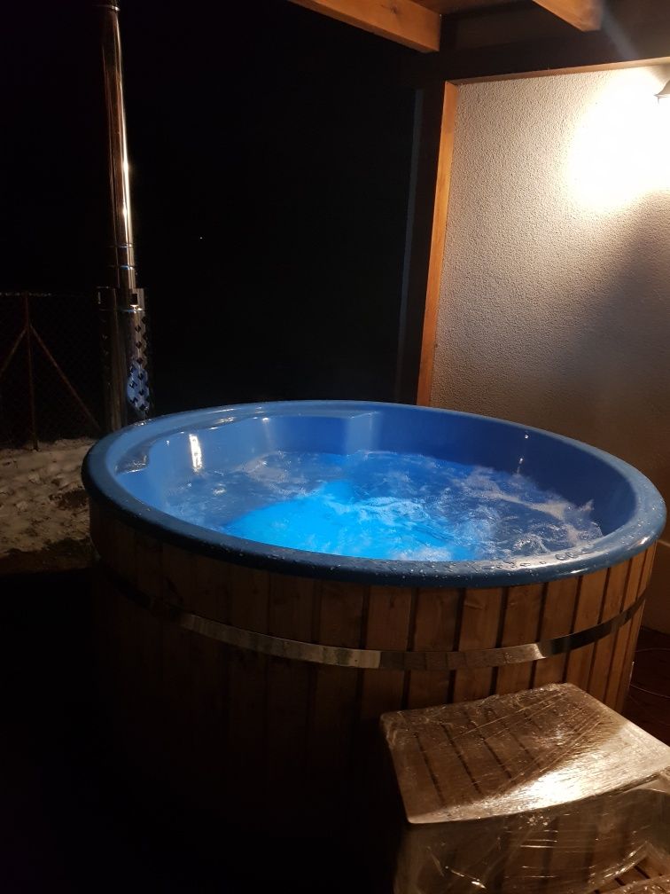 Wolny termin 9-16.08, Balia z Jacuzzy, Basen, Mazury, domek 8 osób