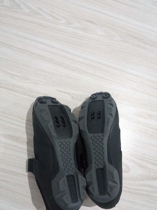 Buty rowerowe Giro nr 39