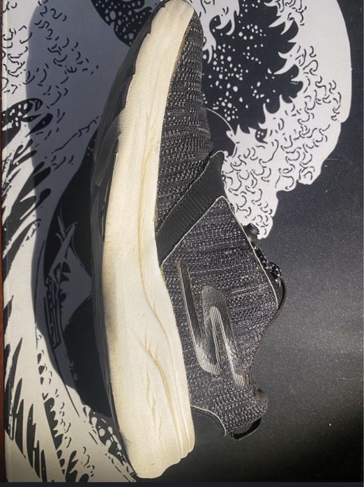 Tenis skechers (N.44).