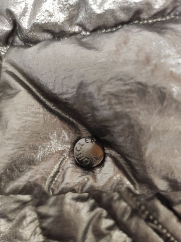 Пуховик moncler.
