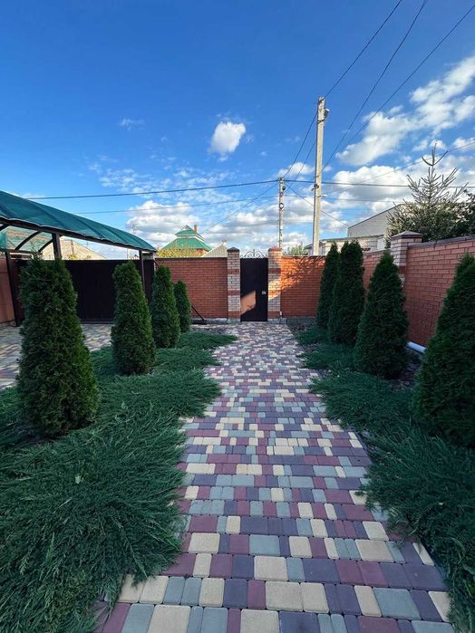 Продам 3-х эт. дом р-н Клочко ( Левый берег) газ.отопление