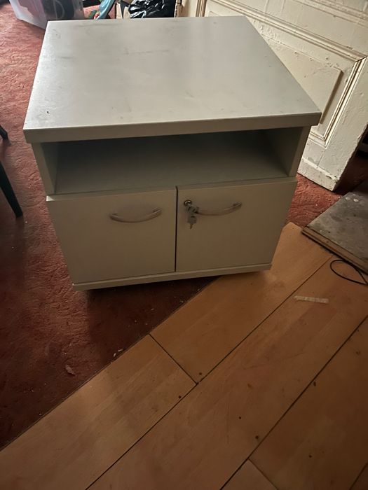 Szafka biurowa zamykana