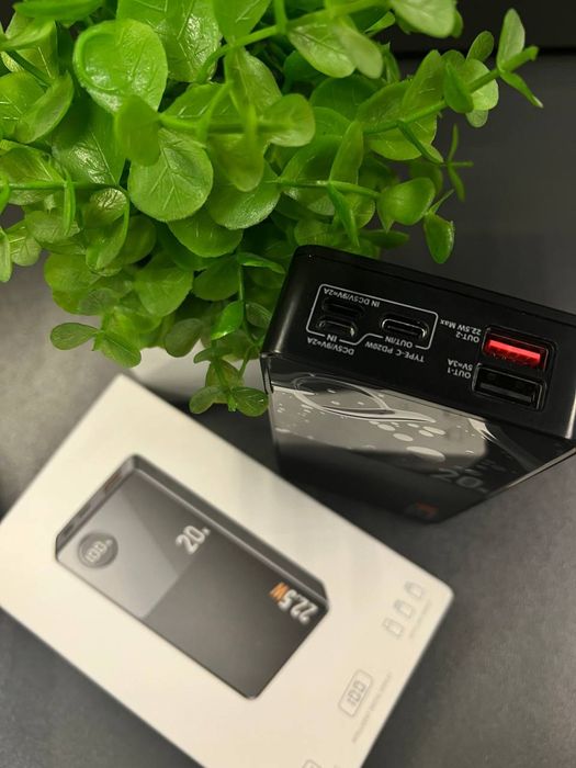 Зарядний пристрій Powerbank Q8