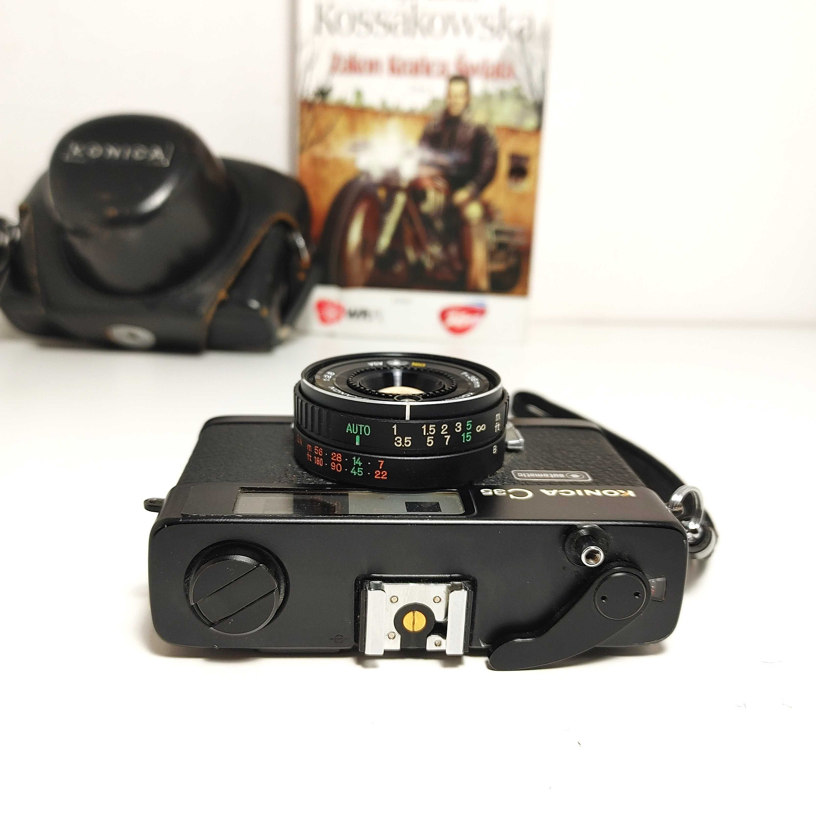 Analogowy kompaktowy  Dalmierz KONICA C35 Automatic 1971 r z FUTERAŁEM