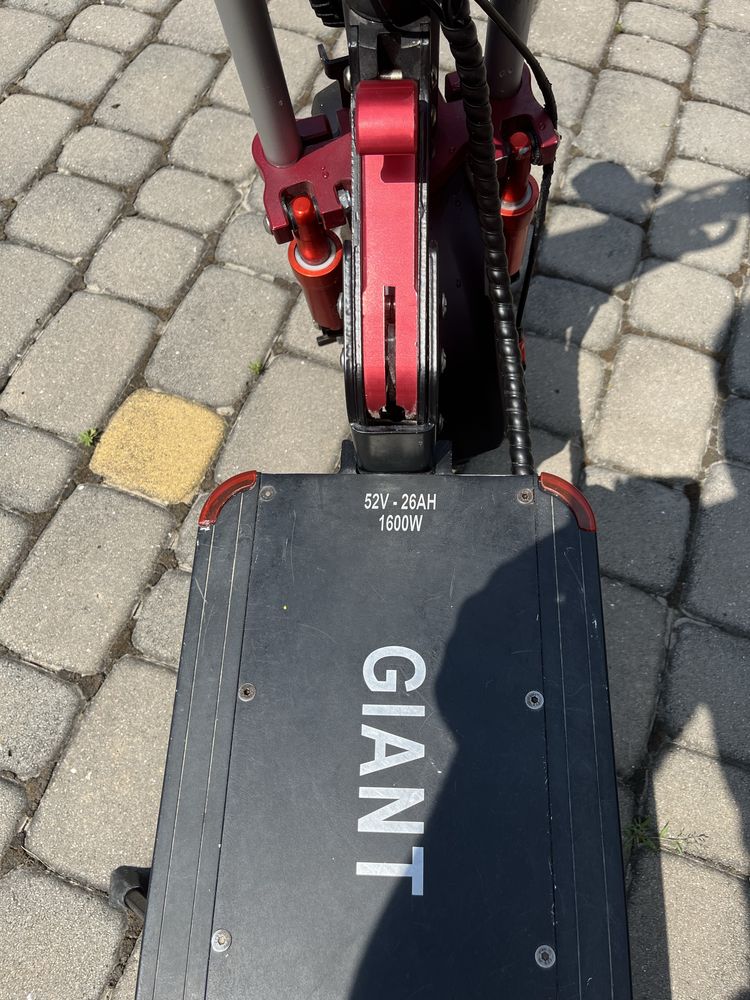 Електросамокат giant outlander m11