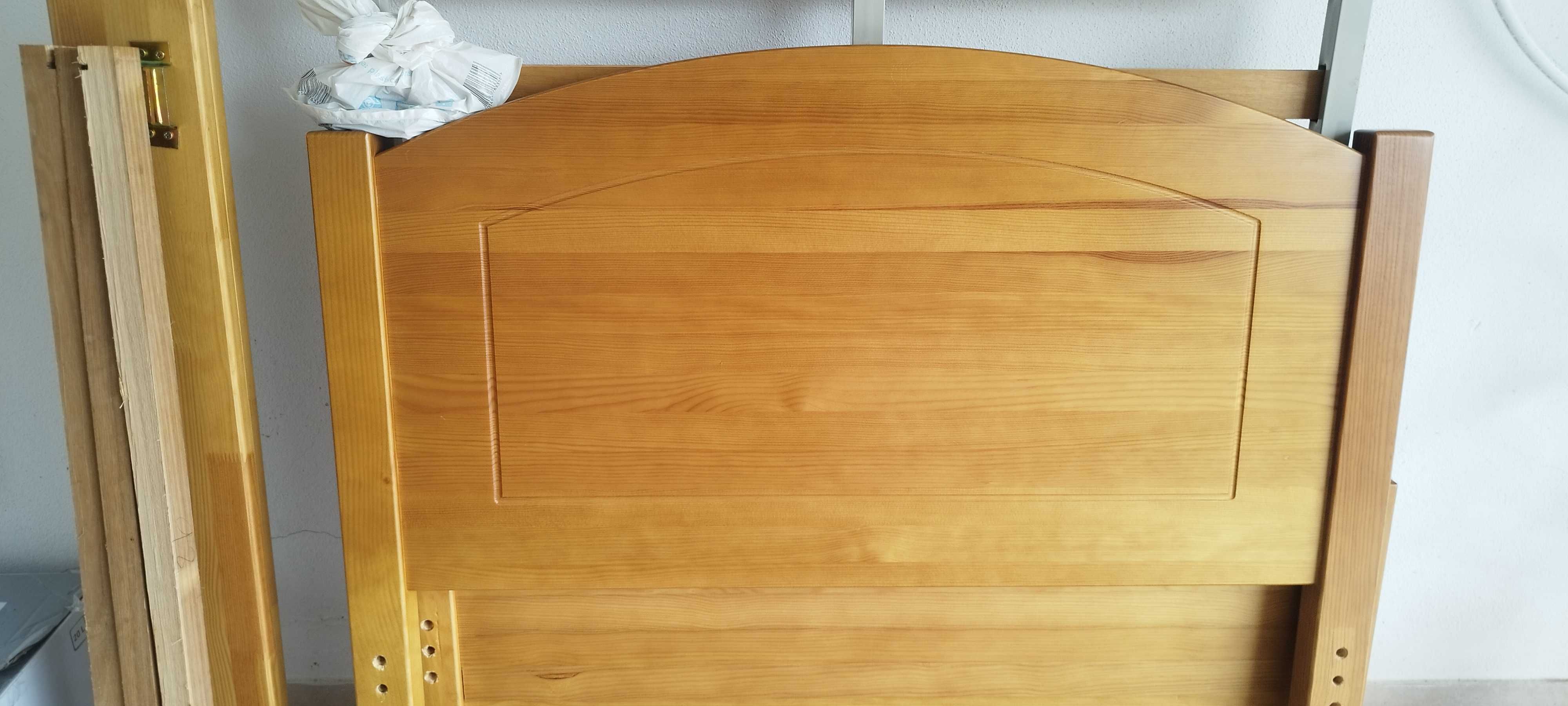 Cama Solteiro em Madeira com Estrado Incluído