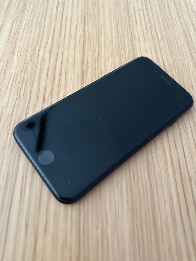 Iphone 7 - 32GB - preto