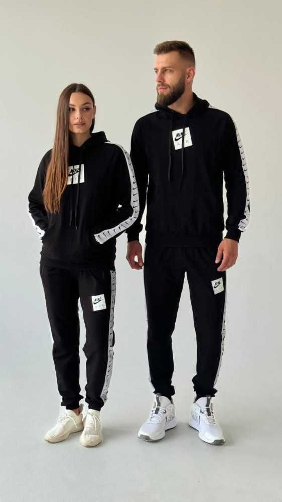 Костюм унісекс Nike з лампасами