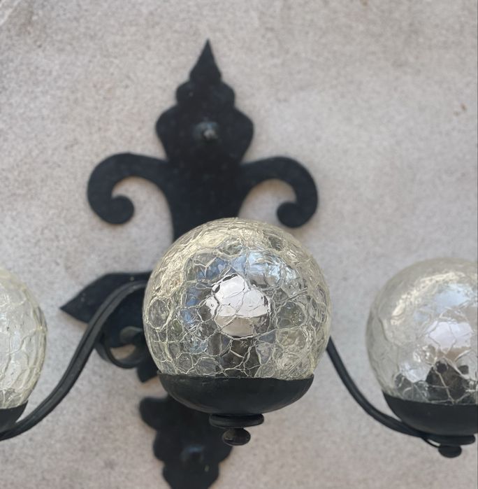 Aplique grande ferro muito antigo com globos