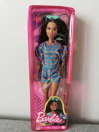 Mattel Barbie Fashionistas Komplet w serca GRB63